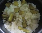 さつまいもご飯と、餡入り茶巾絞り。作り方4写真