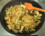 厚みが嬉しい♡豚肉ときのこのコク旨炒め♪作り方5写真