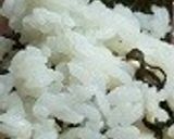 おにぎらず：中はクリームチーズと塩昆布作り方3写真