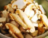 ルクルーゼで☆洋風松茸ごはん作り方1写真