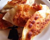 餃子の皮の余りで簡単★チーズマヨ焼き作り方4写真
