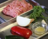 豚ひき肉と刻み野菜のタイ風ごはん。作り方1写真