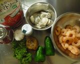 バル気分♪魚介&Mix豆トマトクリーム煮作り方1写真