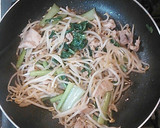 超簡単　豚バラともやしと小松菜肉炒め　作り方7写真