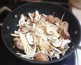 茸類のアンチョビ白ワイン蒸～コンキリエと作り方4写真