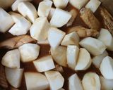 手羽中を使った大根、里芋の味噌煮作り方4写真