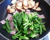 ほうれん草&林檎&ベーコンのバター醤油✿作り方5写真