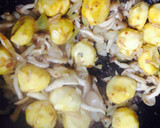 栗の季節に❣️ほっくり栗と鶏の洋風煮込み作り方4写真