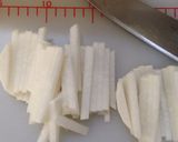 大根のお味噌汁❀❀炒めてコク旨♡作り方1写真