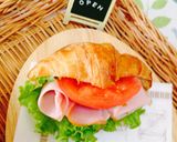 クロワッサンで簡単サンドイッチ作り方1写真