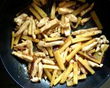 さつまいもと鶏肉のピーナツバター炒め作り方6写真