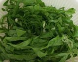 簡単！レタスの外の葉 レモン塩和え作り方1写真
