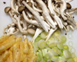 しめじ 油揚げ ねぎ 炒め 味噌汁 ♪作り方1写真