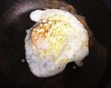 簡単朝ごはん！半熟目玉焼きチーズご飯作り方3写真