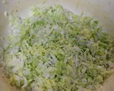 ツナで作った餃子で♪ 水餃子鍋作り方1写真