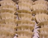 ツナで作った餃子で♪ 水餃子鍋作り方3写真