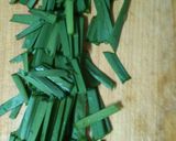 節約 ニラと カニカマの かき玉スープ♡作り方1写真