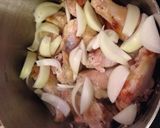 鶏手羽元とイチジクの赤ワインみそ煮作り方3写真