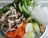 白菜と肉団子の中華風スープ　春雨入り♬作り方1写真