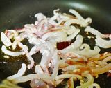 サッと1品＊イカと春菊の塩麹炒め作り方3写真