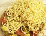 トマトとアボカドの冷製パスタ作り方3写真