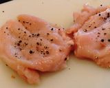 柔らか鶏むね肉ソテー～オニオンきのこ添え作り方2写真