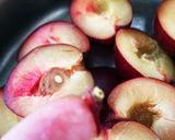 紅色に輝く丸ごとプラムジャム♡あざやか♪作り方2写真