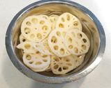 胡麻薫る〜レンコンの甘辛炒め〜作り方1写真