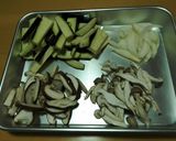 トマトジュースでツナとキノコの秋パスタ作り方1写真