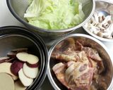 豚肉味噌漬けとキャベツの紙包み蒸し作り方1写真