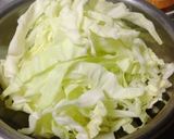 お肉やわらか！豚バラときゃべつのみそ汁作り方1写真