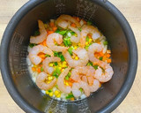 【簡単】❀炊飯器におまかせ☆えびピラフ❀作り方3写真