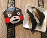 おにぎらず♥︎くまモンだモン♥︎作り方3写真