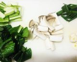 あり合わせ野菜で♪小松菜梅肉の中華炒めっ作り方1写真