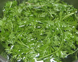 間引き菜(人参)と炒り豆腐の卵とじ作り方1写真