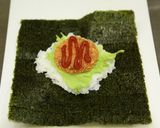 メンチカツとチーズ・ベーコンのおにぎらず作り方3写真