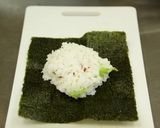 メンチカツとチーズ・ベーコンのおにぎらず作り方4写真