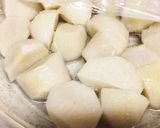 簡単♡里芋と鶏もも肉のガーリック炒め作り方2写真