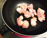簡単♡里芋と鶏もも肉のガーリック炒め作り方4写真