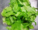 硬い葉でも美味しく♪レタスのスープ作り方1写真