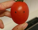 お弁当の隙間のミニトマトちゃん作り方1写真