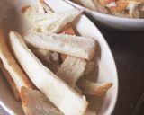 リメイク☆パンの耳にチーズ&ミートかけて作り方1写真