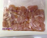 安い鶏ムネ肉の簡単漬け焼き!作り方1写真