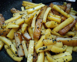 薩摩揚げとさつまいもの甘辛バター醤油炒め作り方5写真