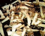エリンギとひき肉でビビンパ気分な丼作り方3写真