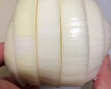 玉ねぎの輪っかで☆旨カワまん丸目玉焼き作り方1写真
