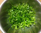 ピーマンと油揚げの昆布茶炒め作り方1写真