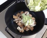 鶏もも肉と白菜のクリーミィマヨソテー作り方4写真