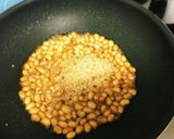 大豆の水煮と胡麻のココナッツオイル炒め作り方4写真
