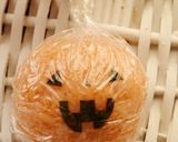 ラップ付き☆ジャックオーランタンおにぎり作り方4写真